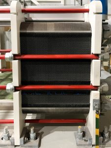 A plate heat exchanger device